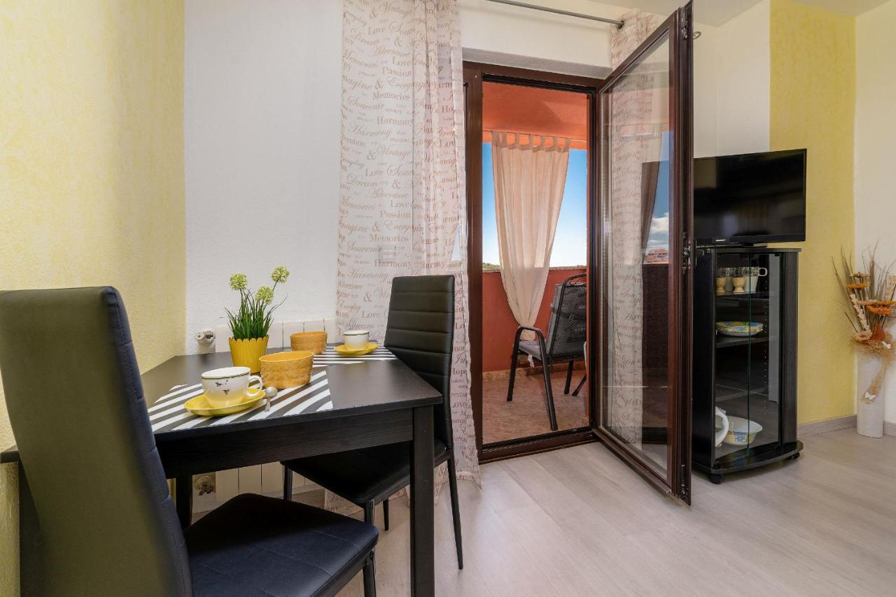 Apartments Miri Vrsar Ngoại thất bức ảnh